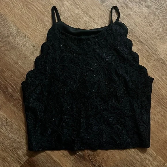 Super cute glittery halter top with floral detailing - Picture 1 of 2